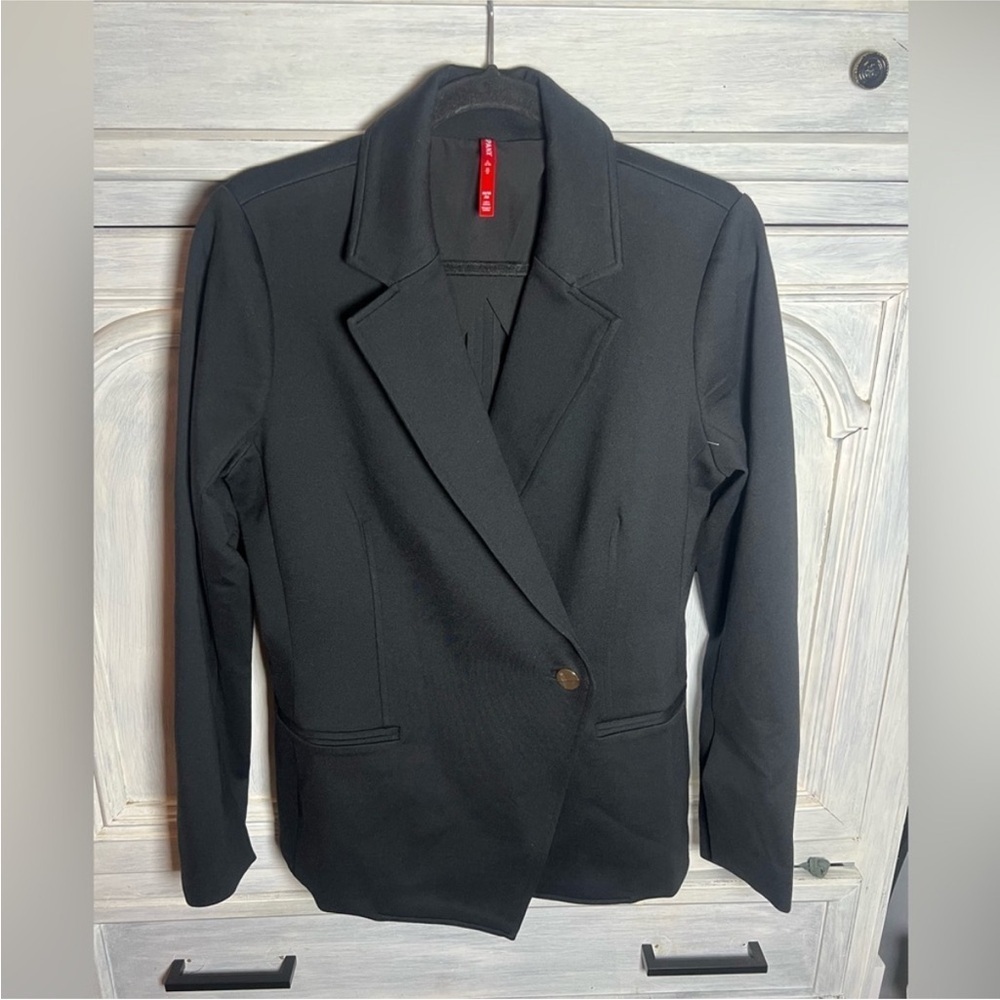 NWT Spanx - Perfect Asymmetric Classic
Tailored Blazer Sz M in black - Picture 5 of 8